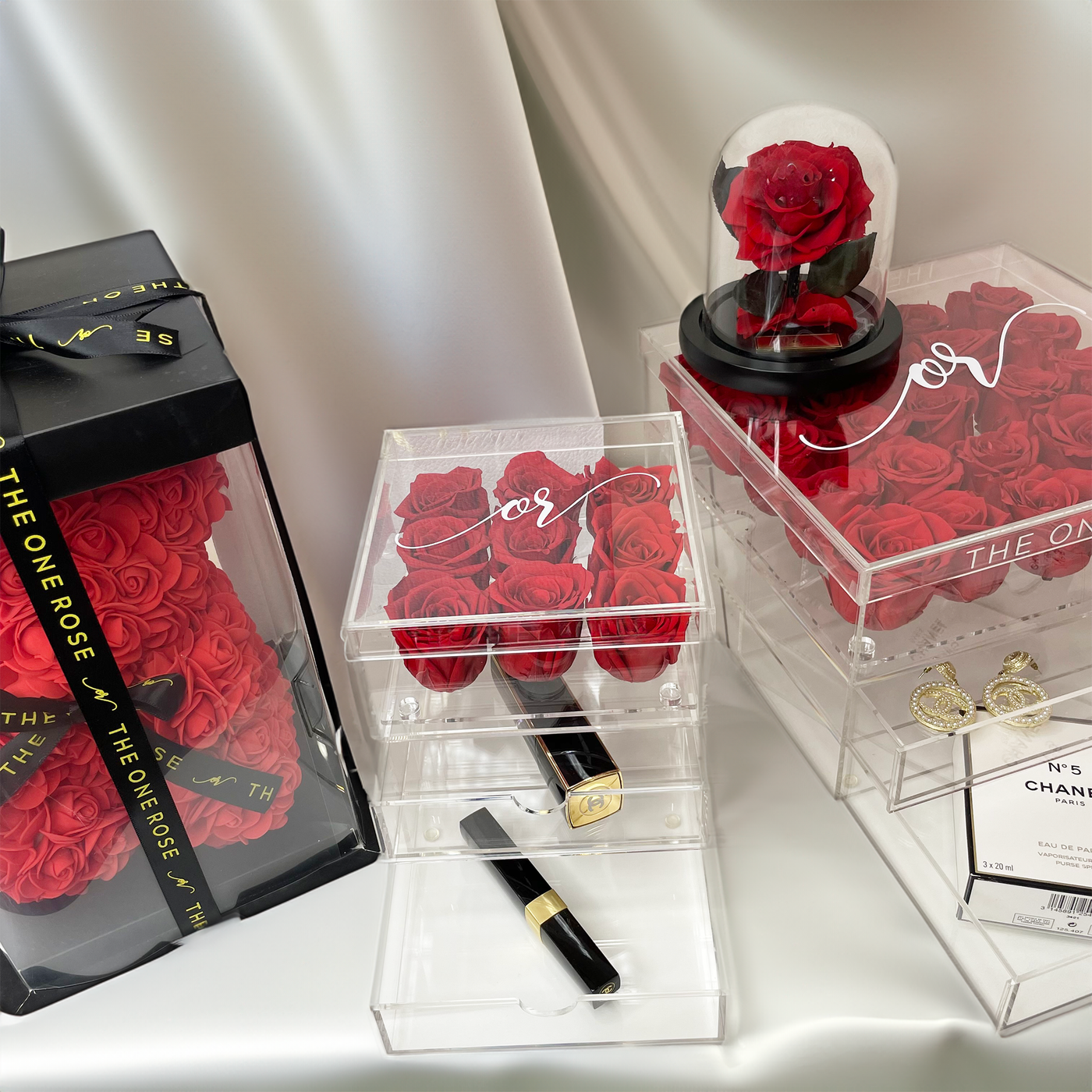 Grand Acrylic Forever Rose Box - Red