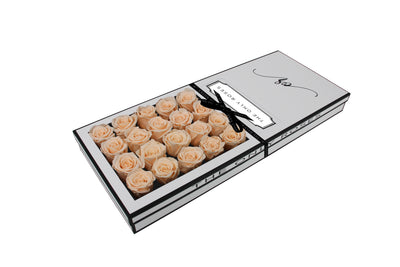 Signature Luxury Forever Rose White Box - Champagne